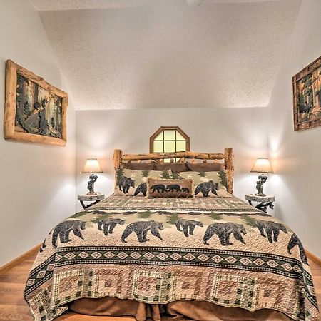 Picturesque Pigeon Forge Cabin With Mountain Views Exteriör bild