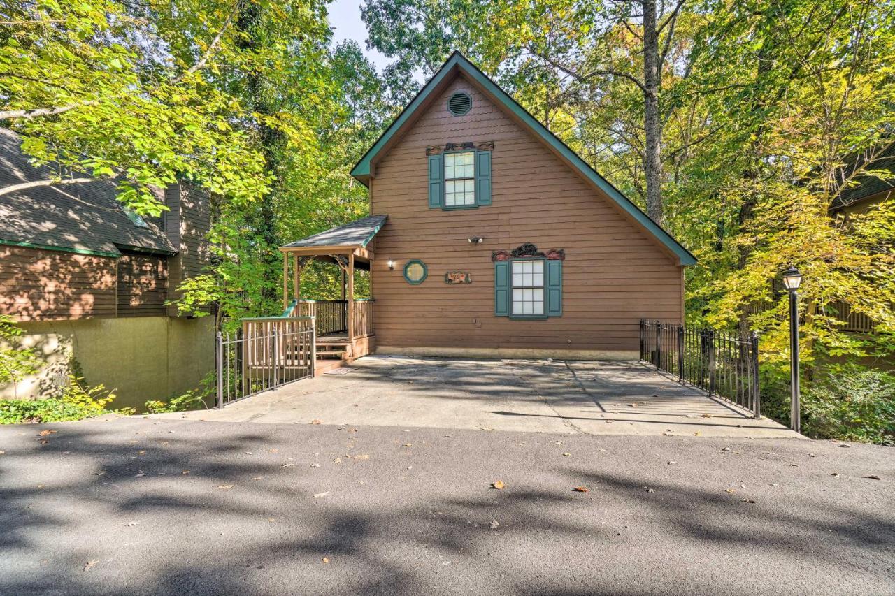 Picturesque Pigeon Forge Cabin With Mountain Views Exteriör bild