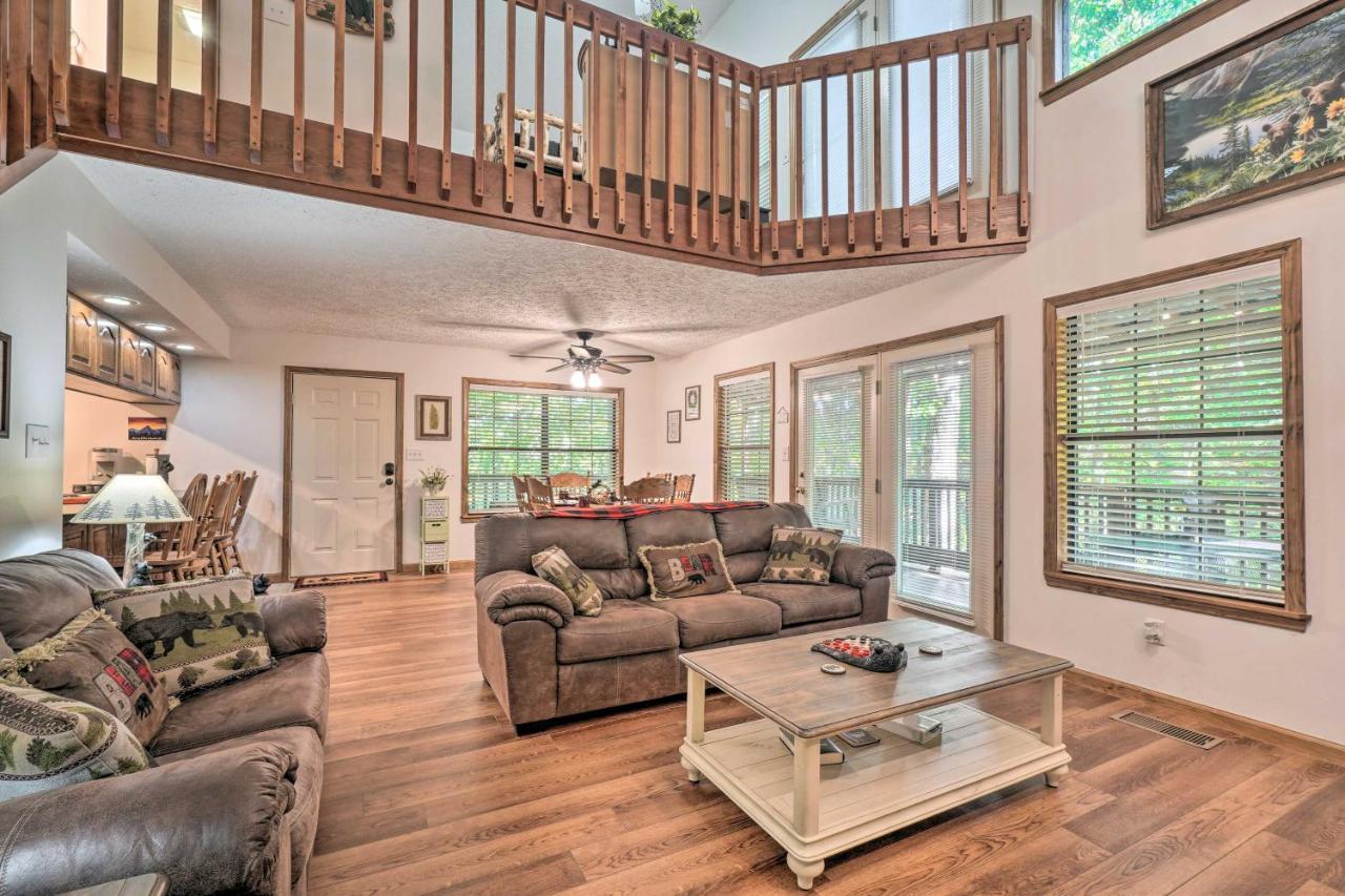 Picturesque Pigeon Forge Cabin With Mountain Views Exteriör bild
